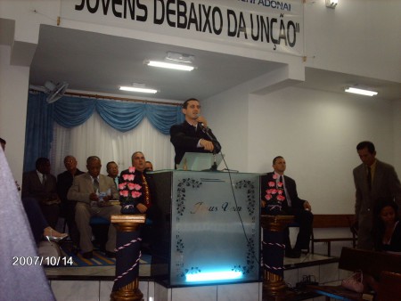DIRIGINDO CULTO